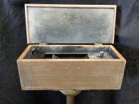 Battery operated pyro flash gun